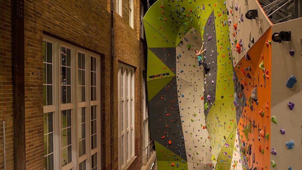  Climb So iLL at the Power Plant