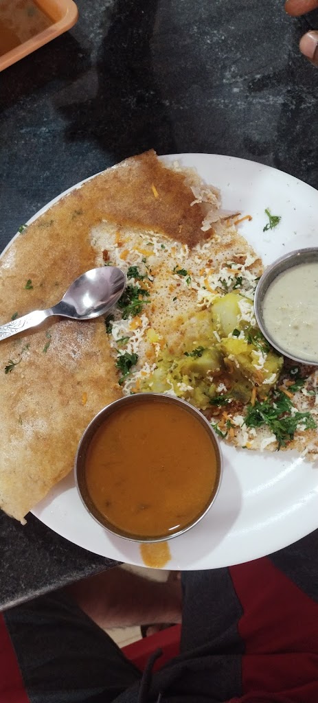 Hotel shri raghavendra - Restaurant in Murudeshwar