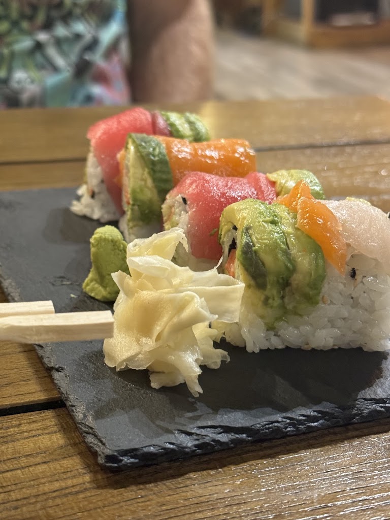 Thai 5 & Sushi Bar