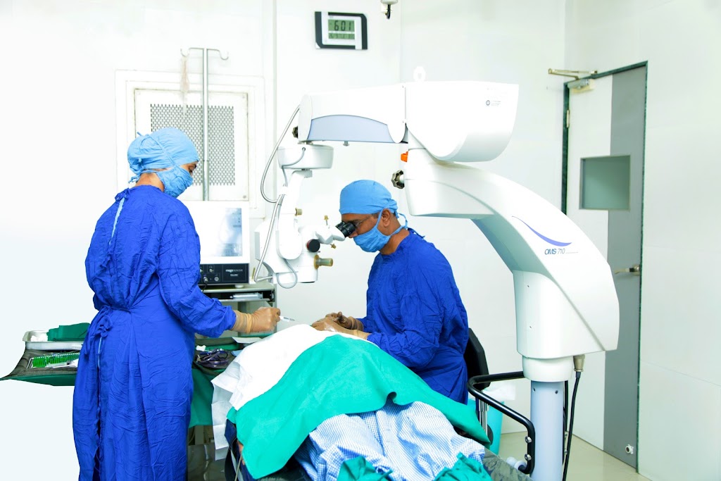 Max Vision Advanced Eye Care Centre