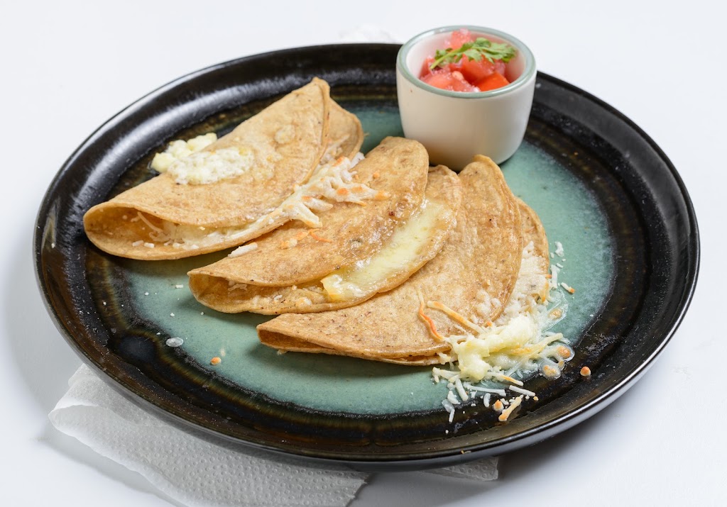 D'aki Tako — Comida y bebida