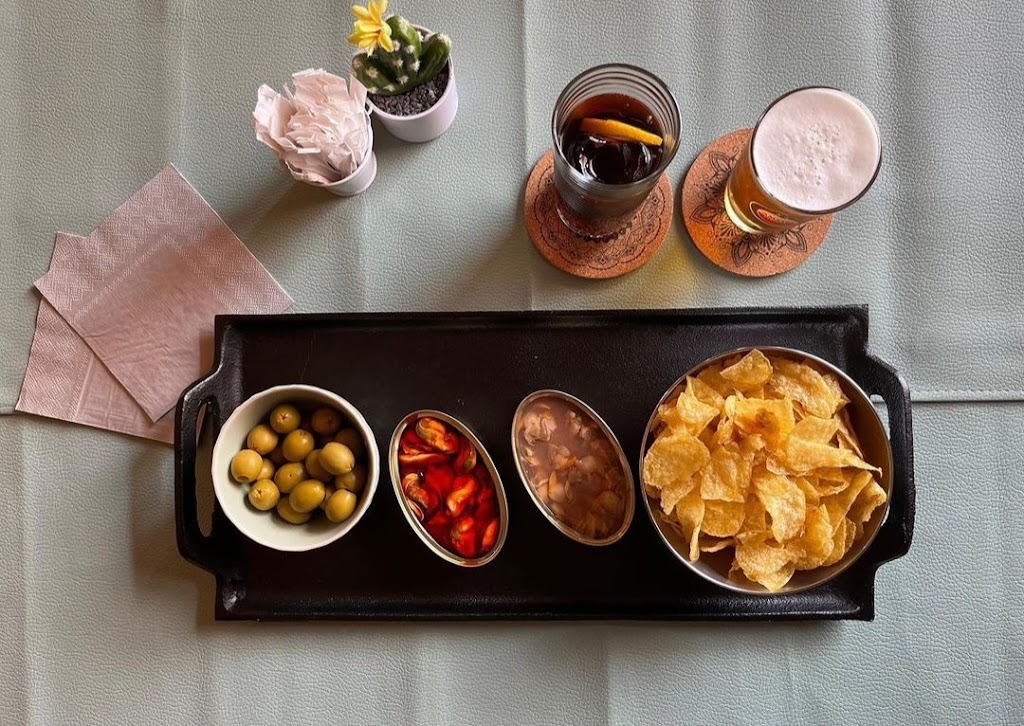La cova d'en Biel — Comida y bebida