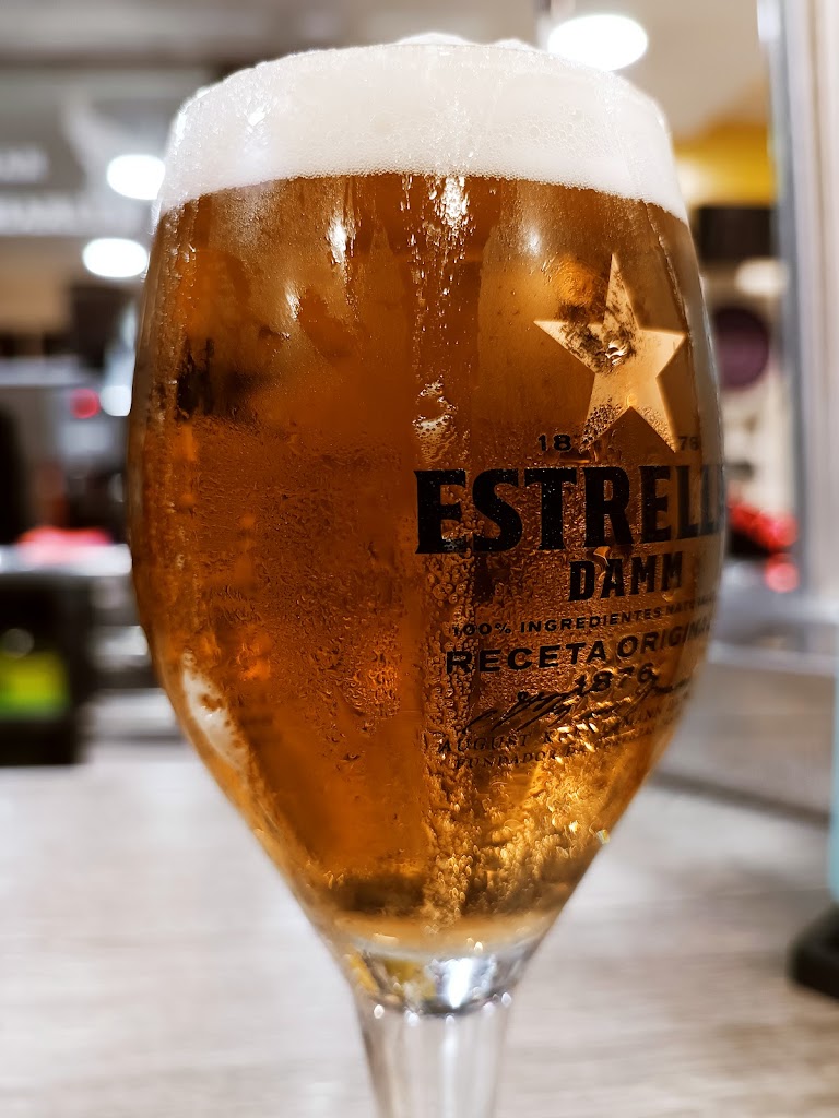 Bar At.Baleares — Comida y bebida