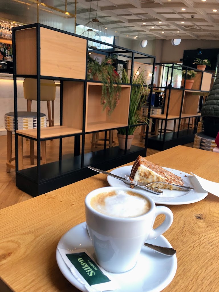 Vitoria Cafe-Restaurante — Comida y bebida