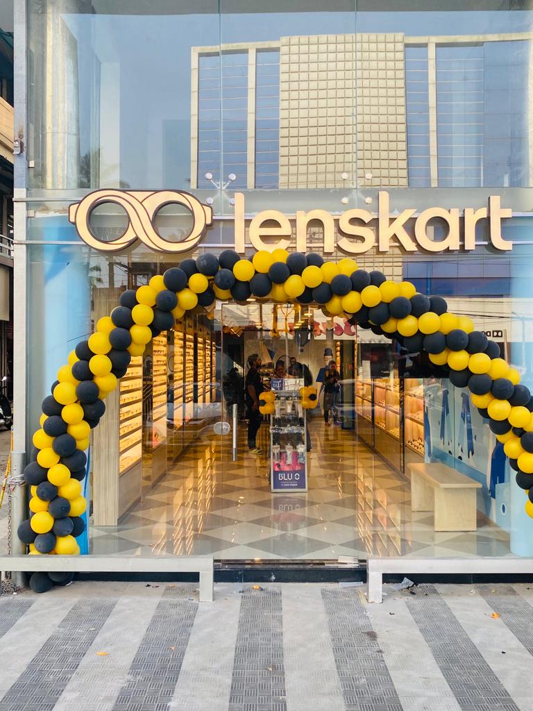 Lenskart Com Flagship Store At Avk Nair Road Thalassery