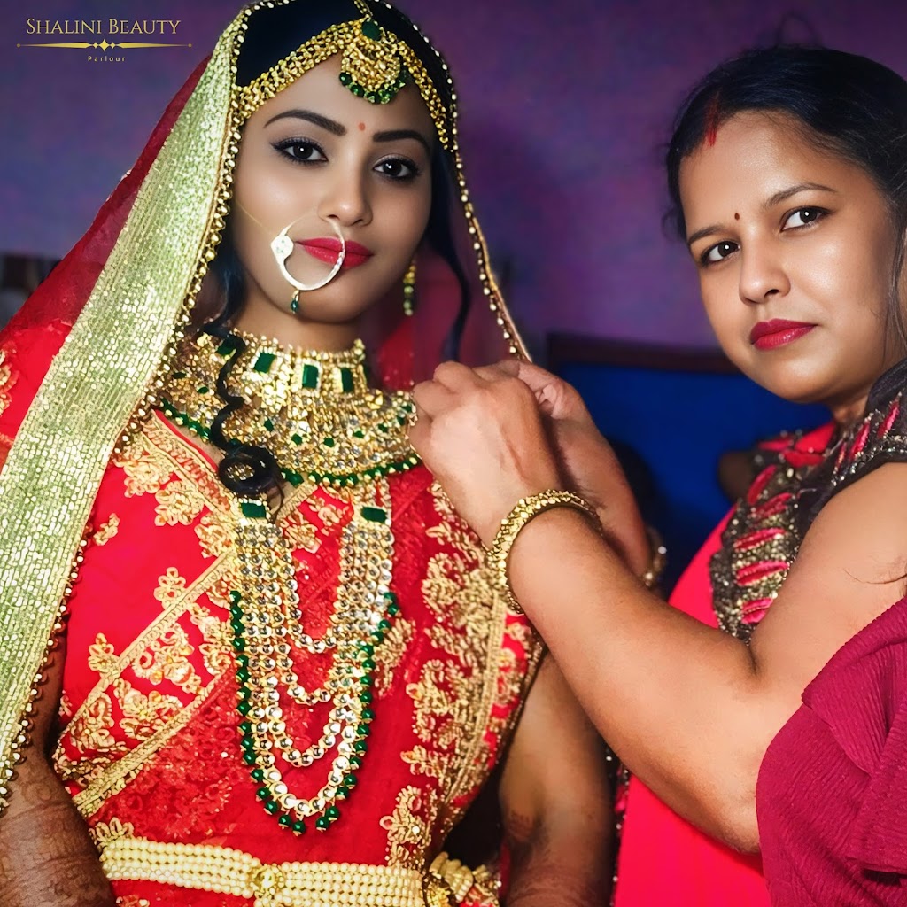 Shalini Beauty Parlour Shaalinii Byuuttii Paarlr