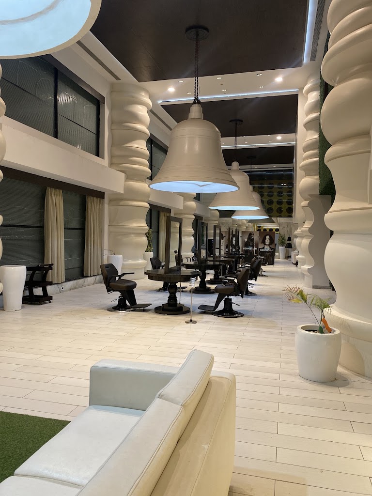 The Empire Beauty Bar Club07