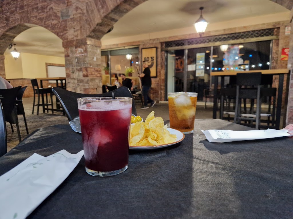 80'S TAPAS & MUSIC BAR