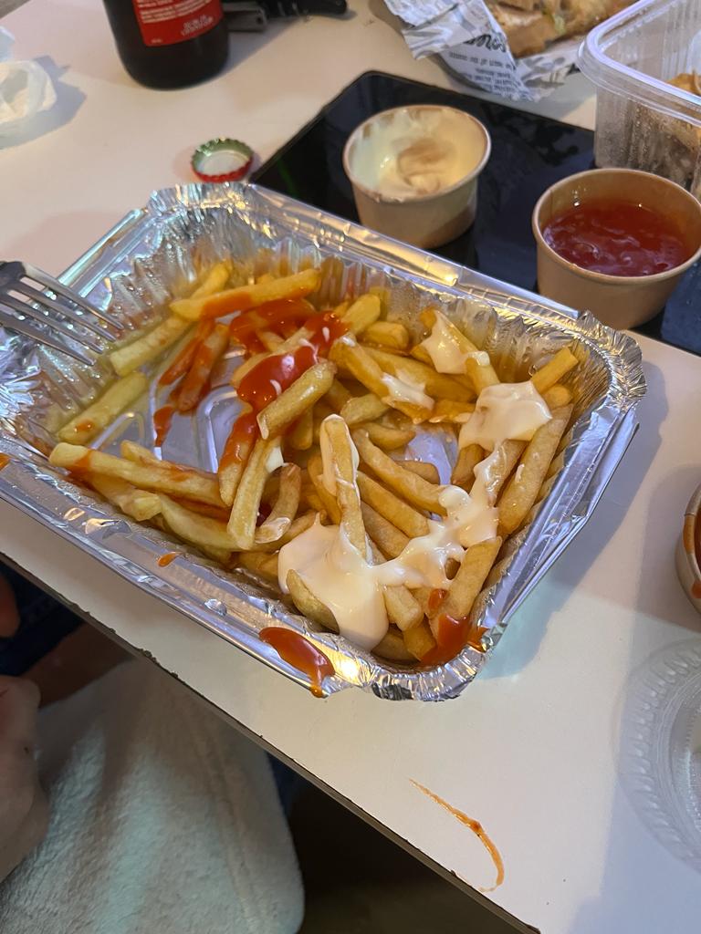 La destileria gastrobar — Papas fritas