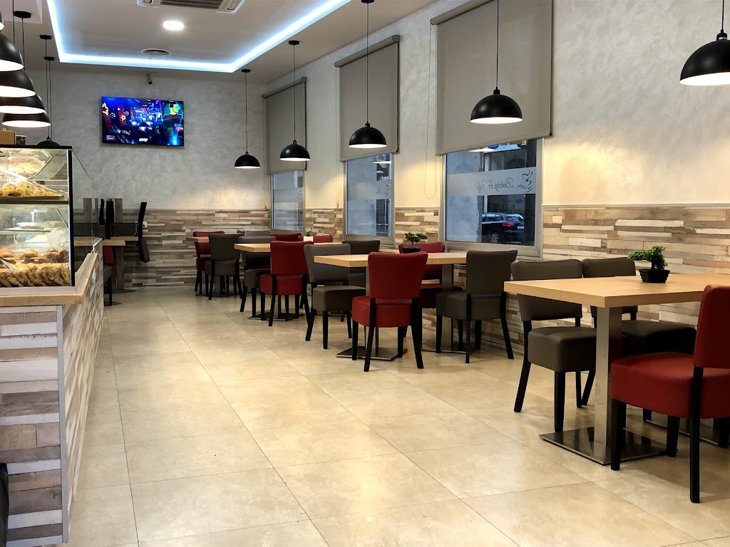 Bakery & Coffee Eagle — Ambiente