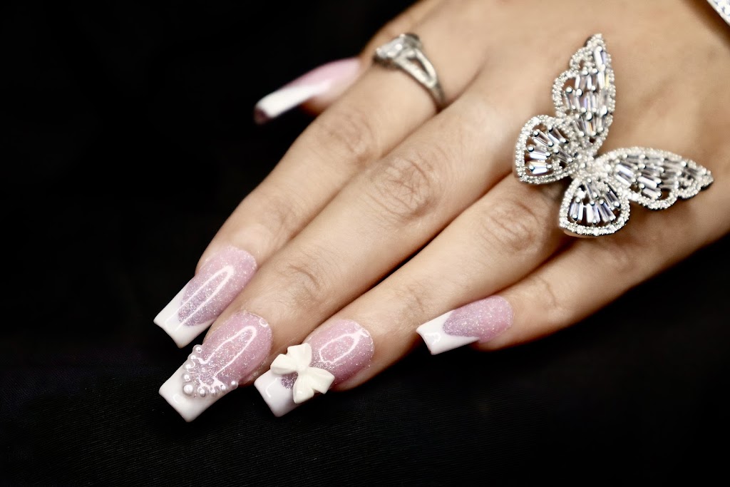 Unique Makeovers Makeup Artist Nail Artist And Every Other Salon Services Are Provided