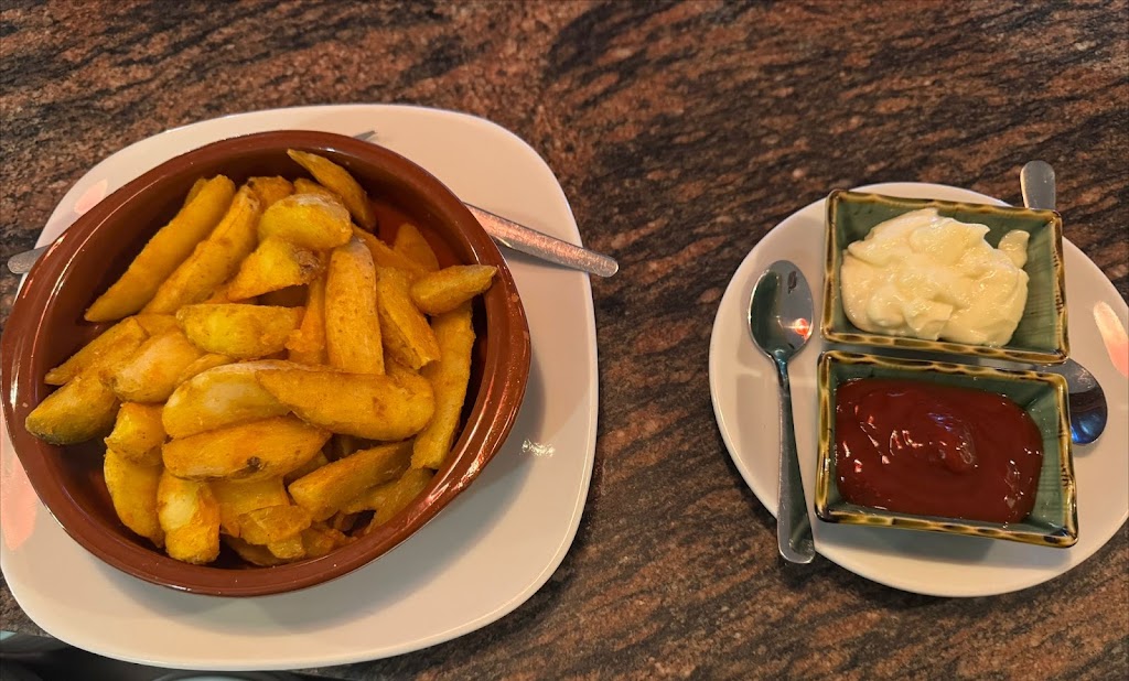 Riviera Cafe — Comida y bebida