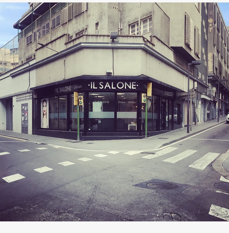 PERRUQUERIA IL SALONE MATARO — Del propietario