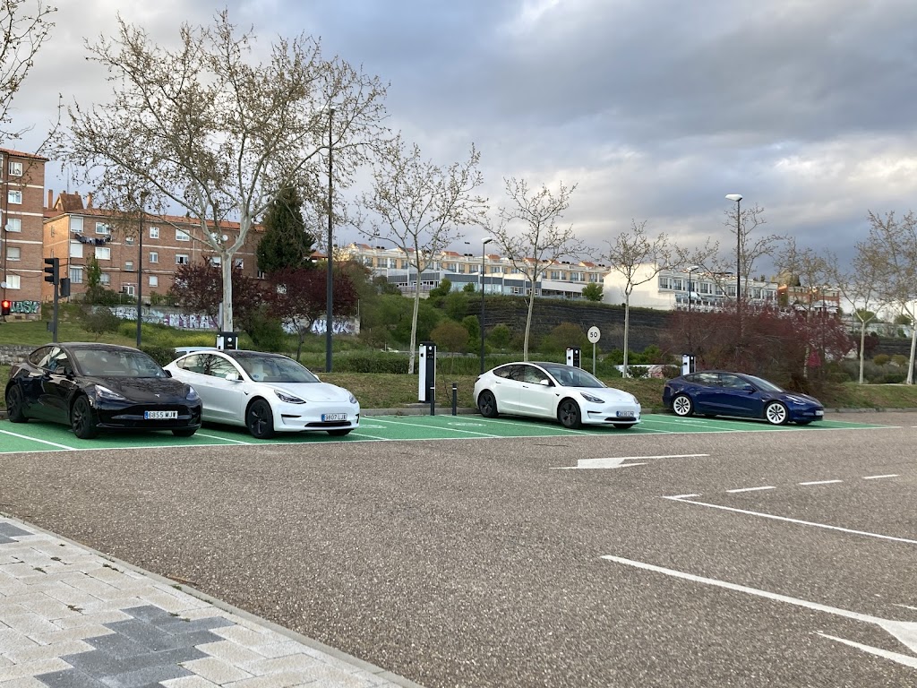 Aparcamiento Publico Tres Arboles