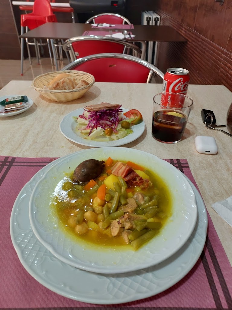 Restaurante Los Morenos — Comida y bebida