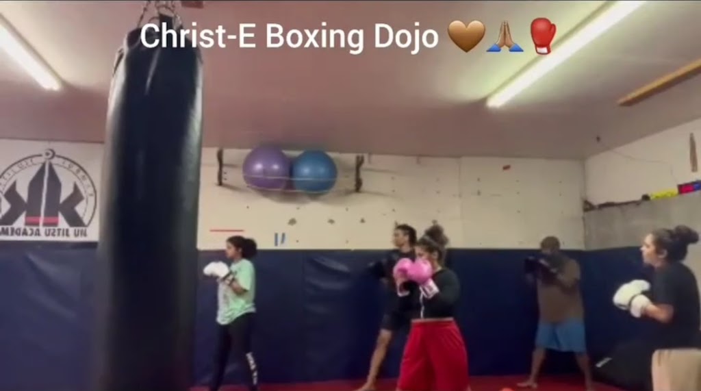  Christ-E Boxing(3 Kings Dojo)