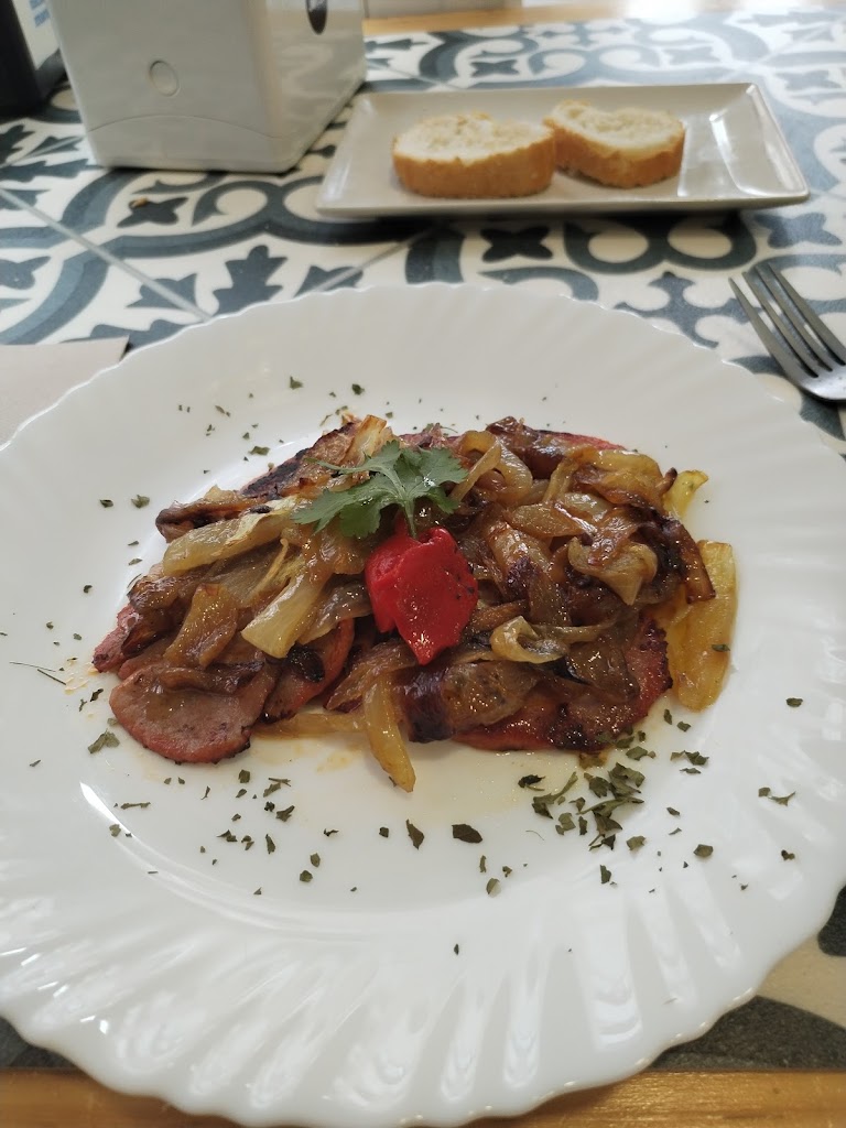 Bar LaZona — Comida y bebida
