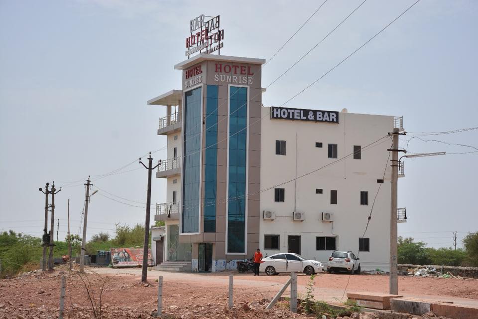 Hotel Sunrise Bar