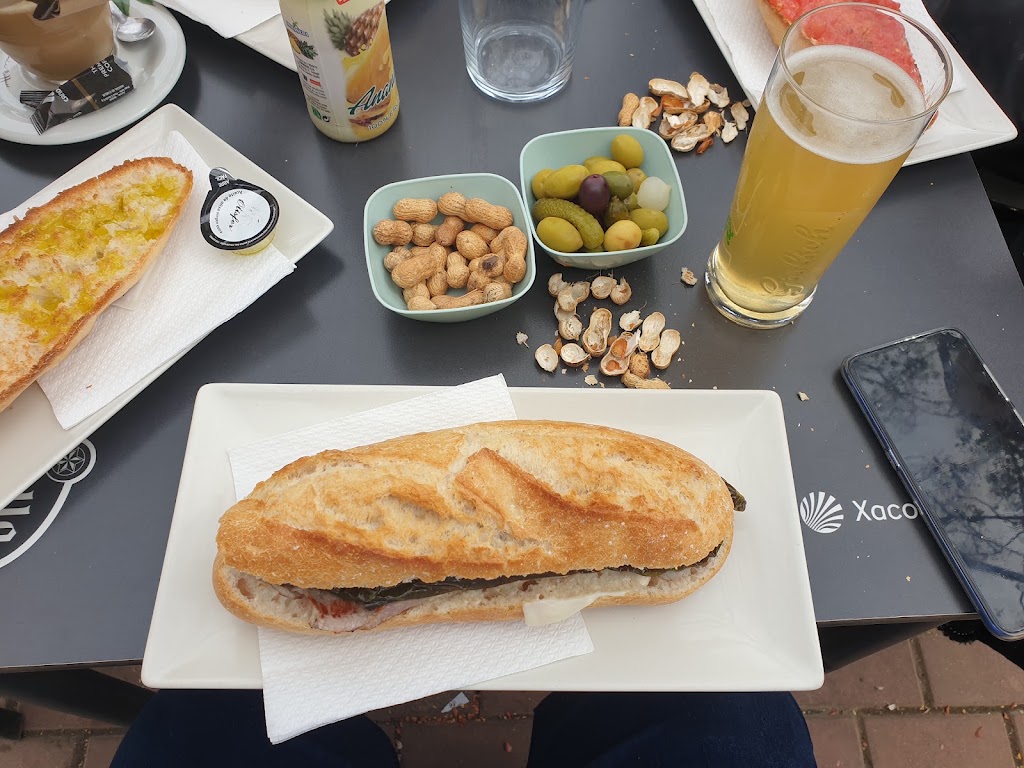 Bar Santy — Comida y bebida