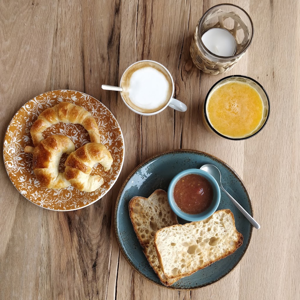 CRUMBLE Cafe - Villanueva de la Canada — Comida y bebida