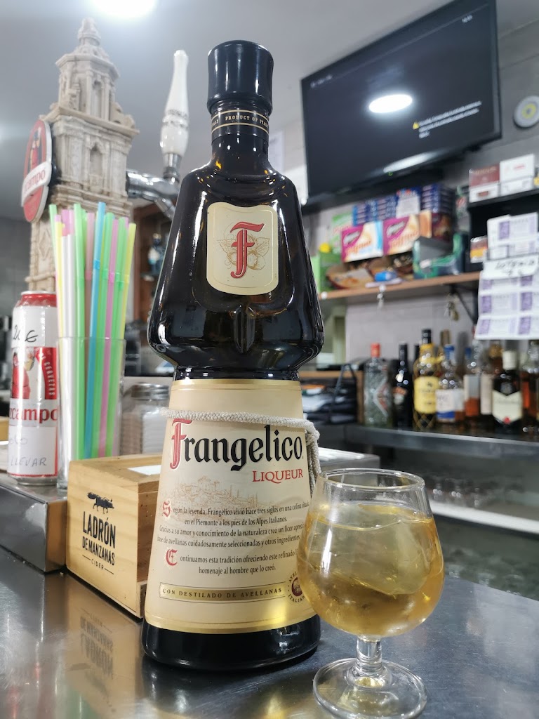 Bar cuco — Comida y bebida