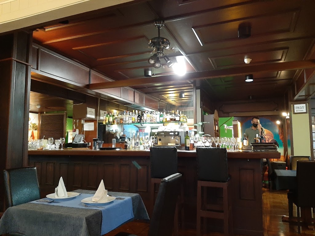 Indian Crown — Ambiente