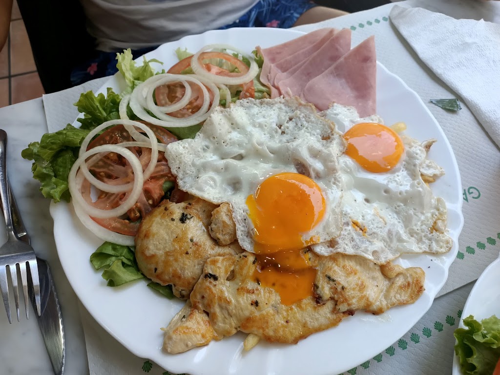 Cafe Bar O Rural — Comida y bebida