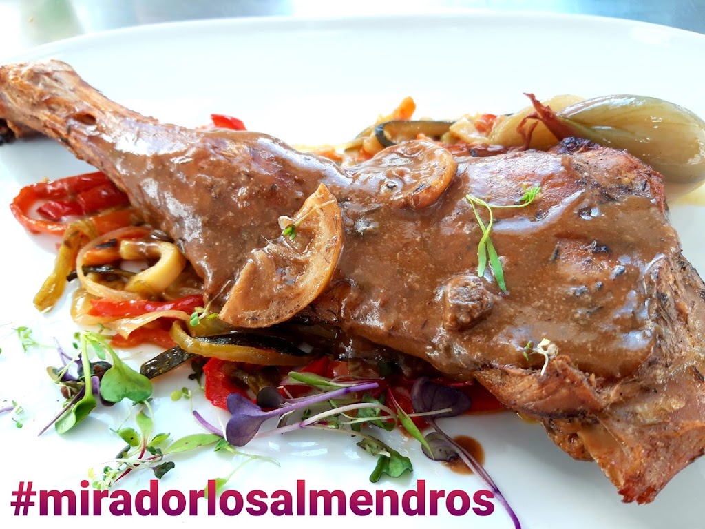 Restaurante Mirador los Almendros — Comida y bebida