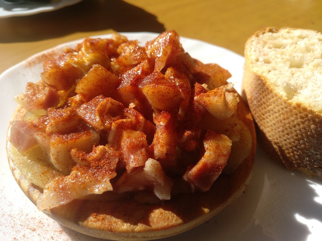Bar Restaurante Piquio Casa De Cantabria — Comida y bebida