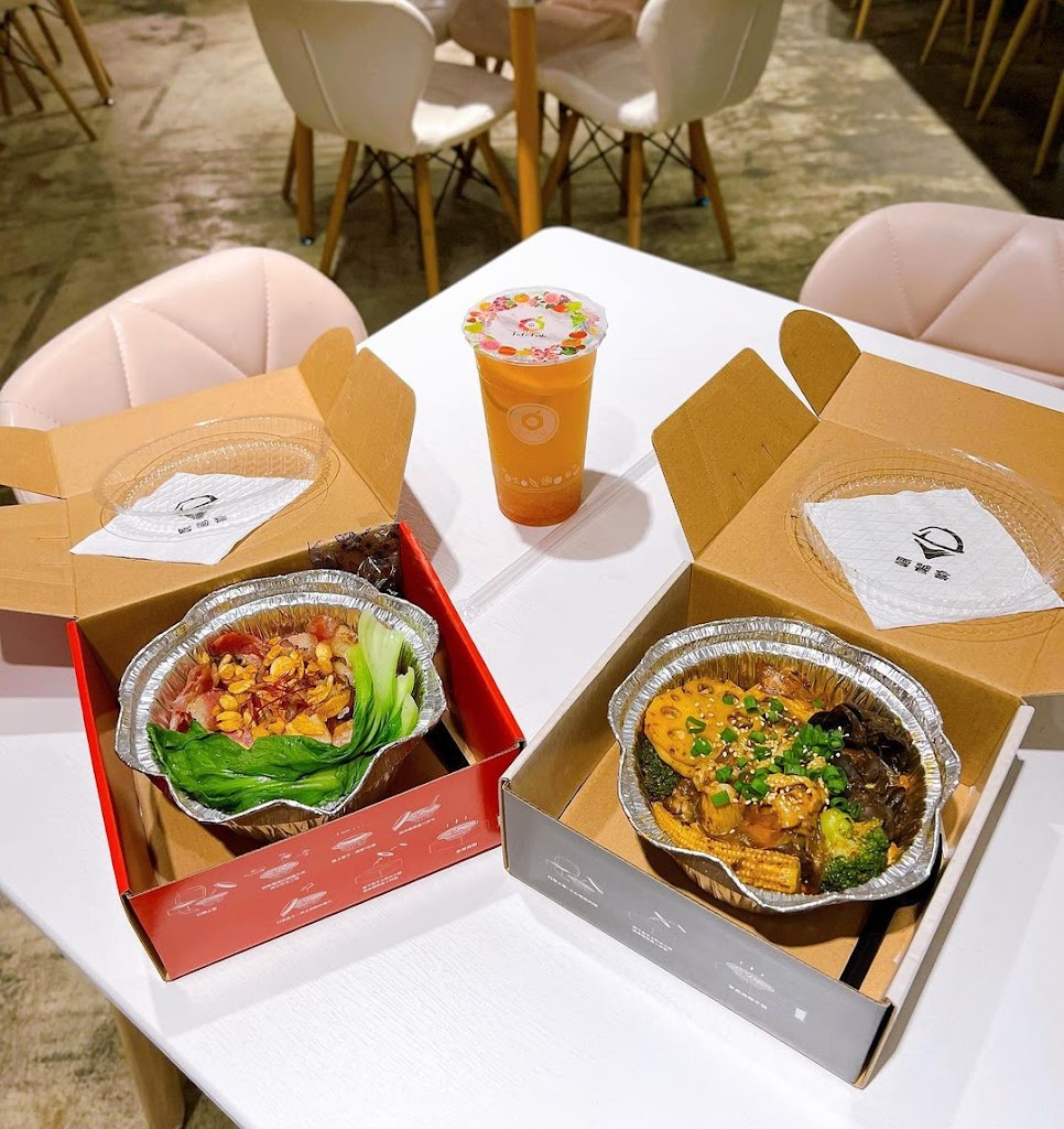 雲饕廚房 【台中一中店】煲仔飯/麻辣干鍋/牛肉麵-北區必吃煲仔飯|港式飲品|必吃港式料理|必吃牛肉麵|乾式麻辣火鍋|必吃美食 的照片