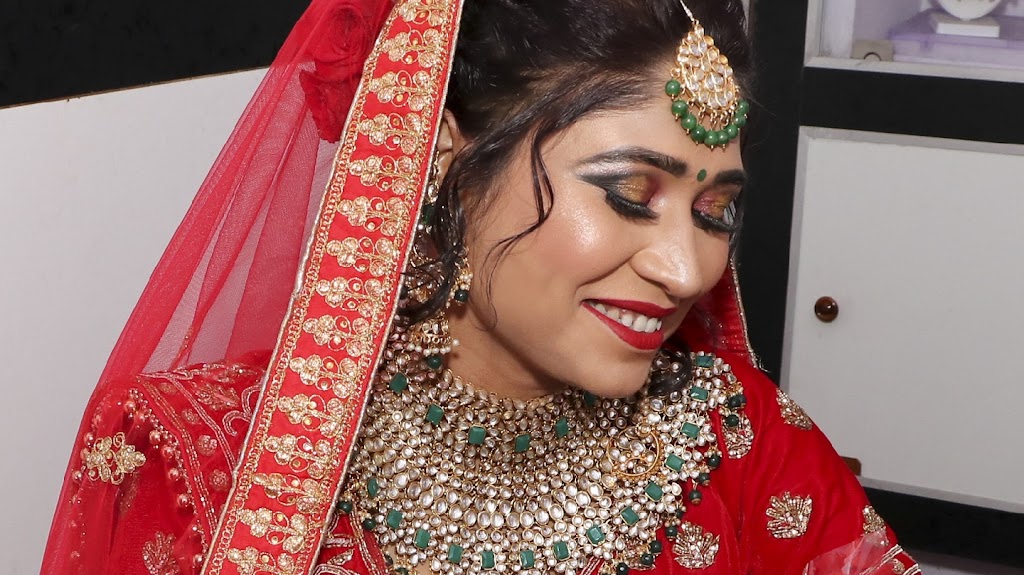 Shailendri Makeup Studio Academy Unisex Salon