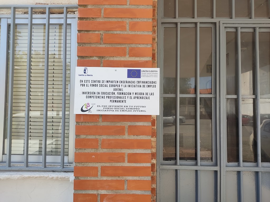 Centro de Educacion de Personas Adultas "San Blas" — Del propietario
