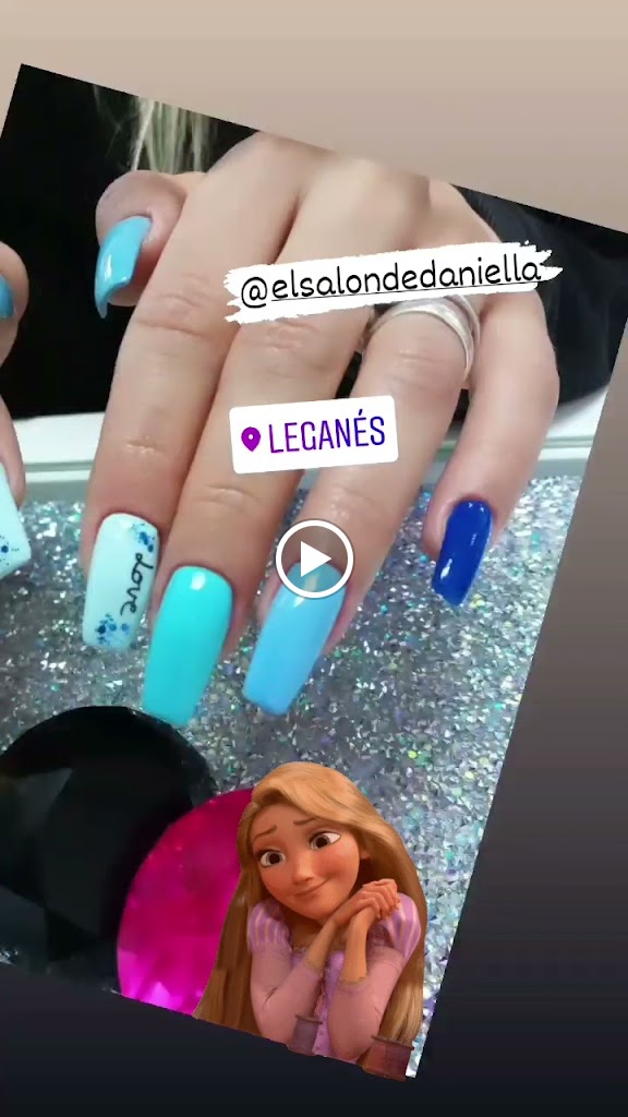 El Salon De Daniella — Videos