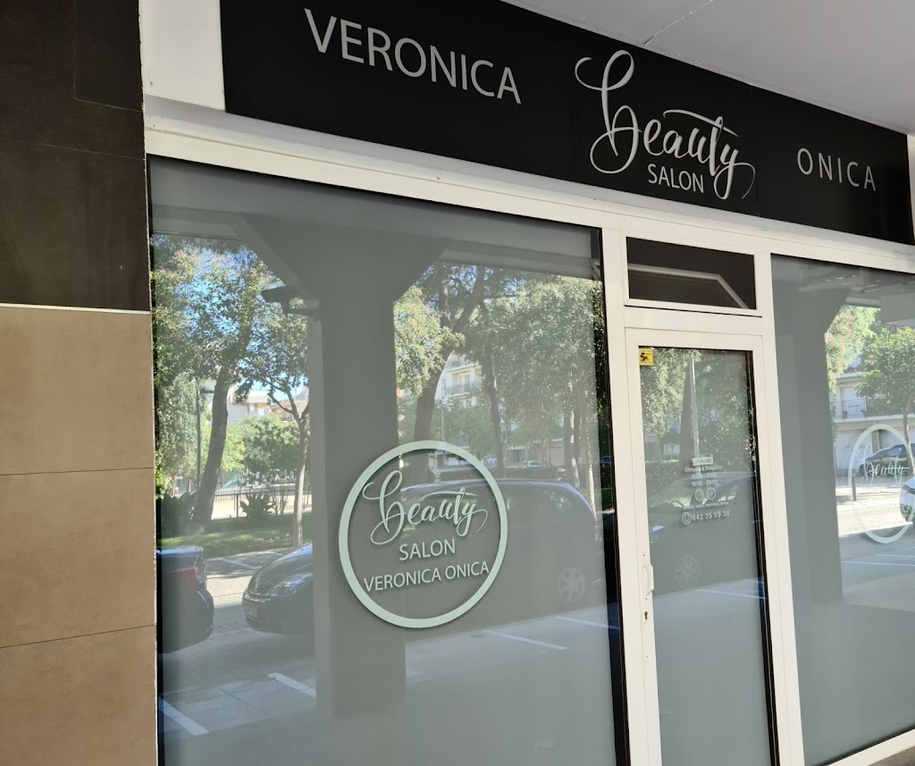 Veronica Onica — Exterior