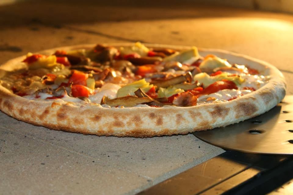 Pizzeria La Clave — Comida y bebida