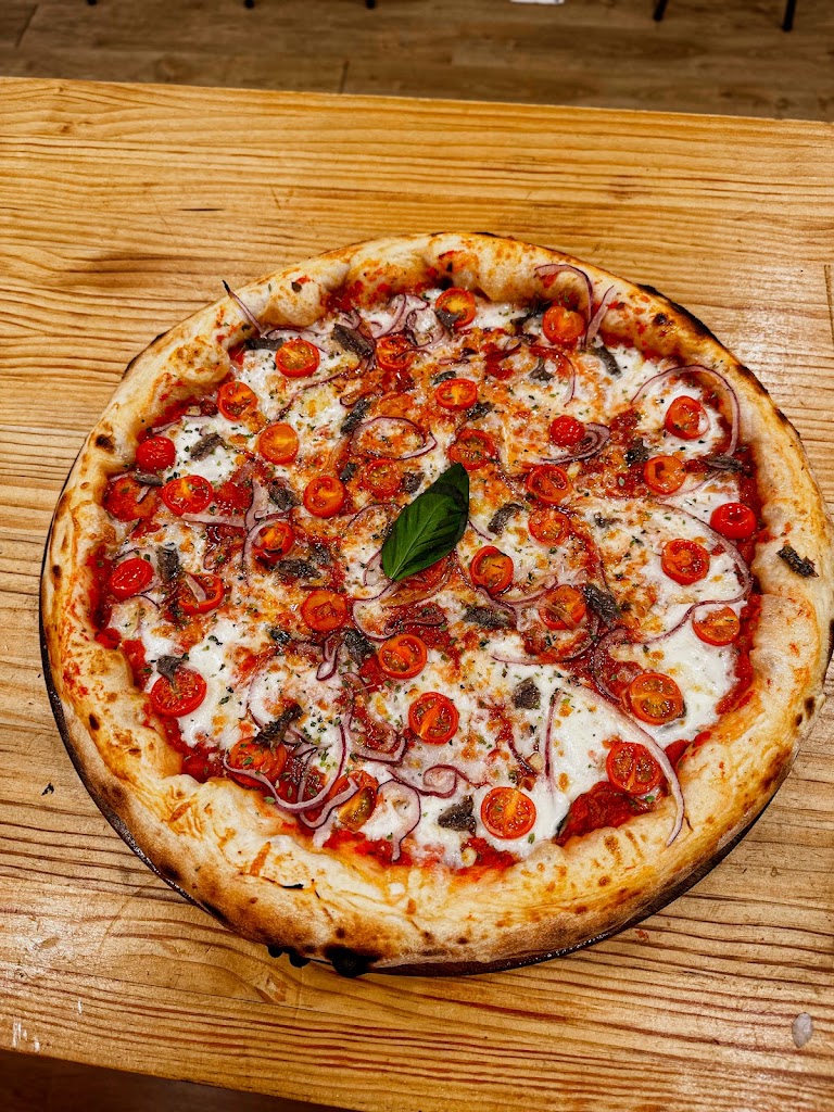 Dolce Vita Pizzeria al corte — Comida y bebida