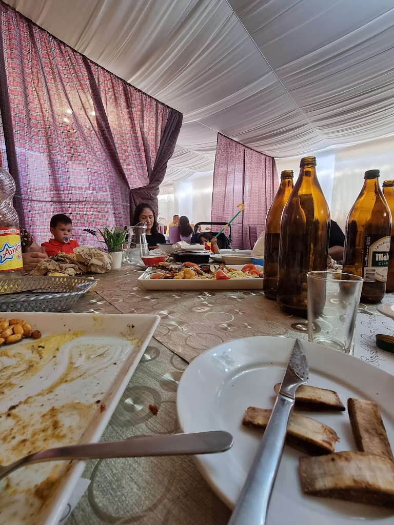 Cafeteria Y Pistas De Padel — Comida y bebida
