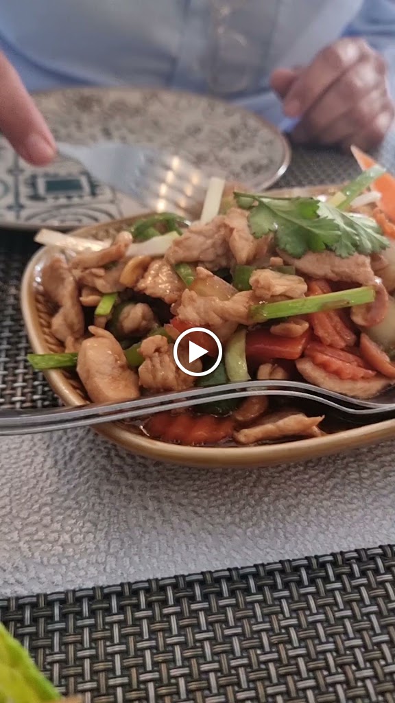 Dao's Bar&Thai Restaurant — Videos