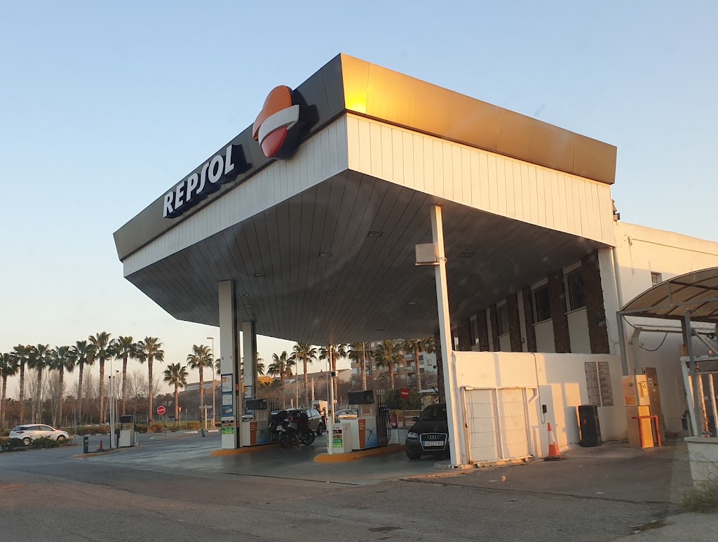 Estacion de Servicio Repsol — Exterior