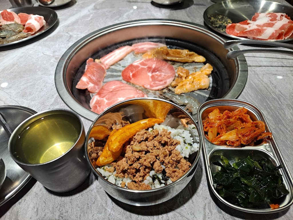 豬對有韓式烤肉 的照片