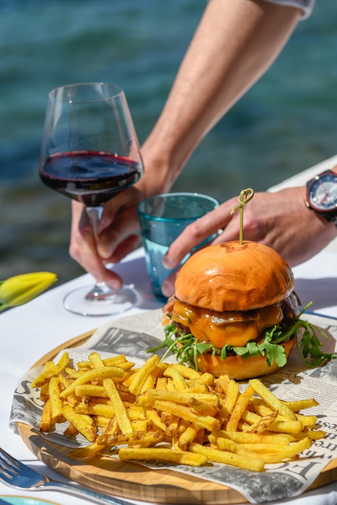 Restaurante La Terraza Alcanada — Comida y bebida