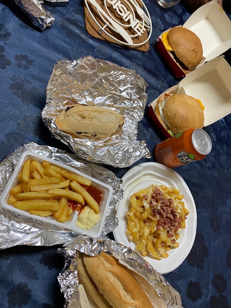 Burger Terraza Beach II - Hamburguesas y Tapas — Comida y bebida