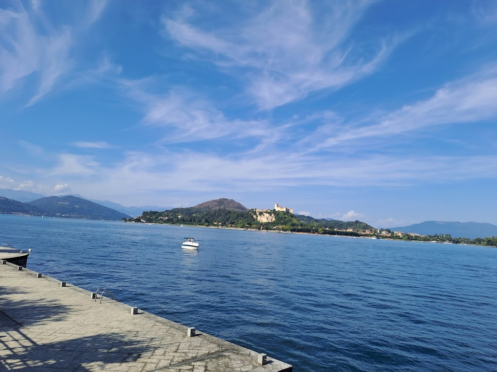 Lungo Lago Arona
