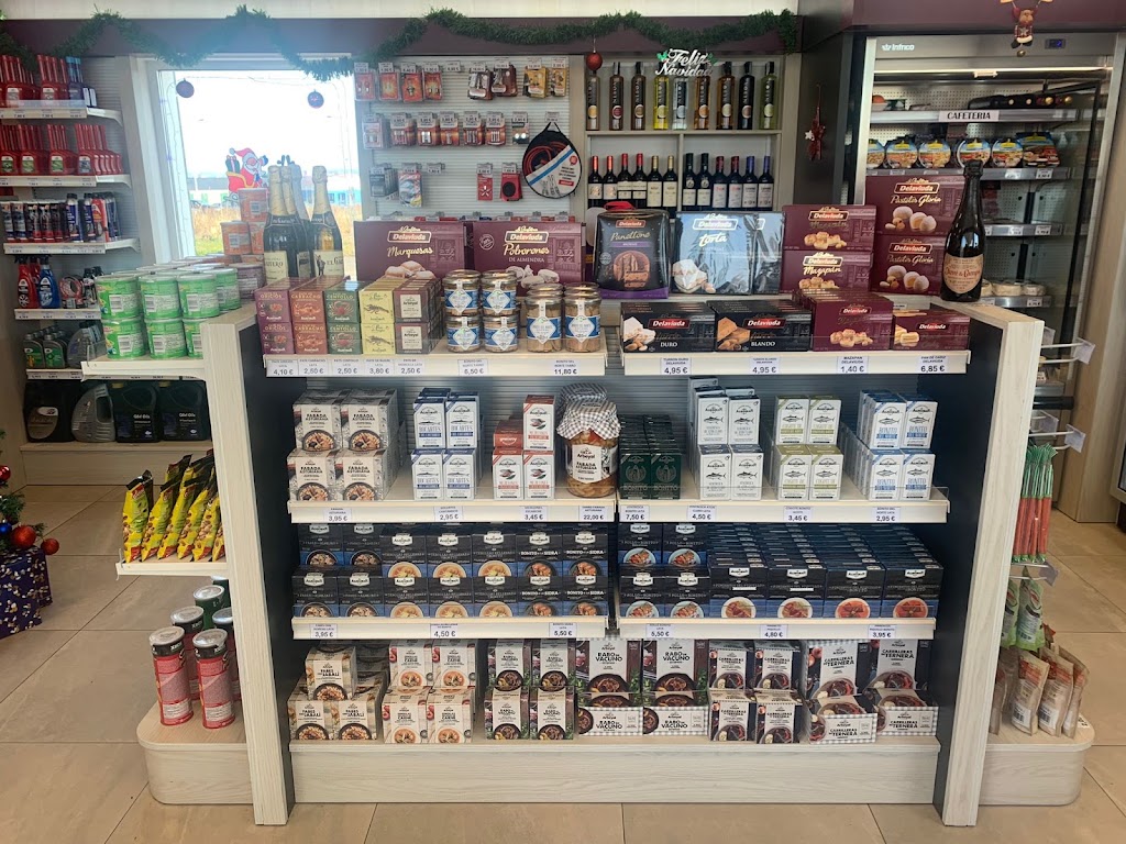 Q8 Gasolinera La Lloreda — Interior