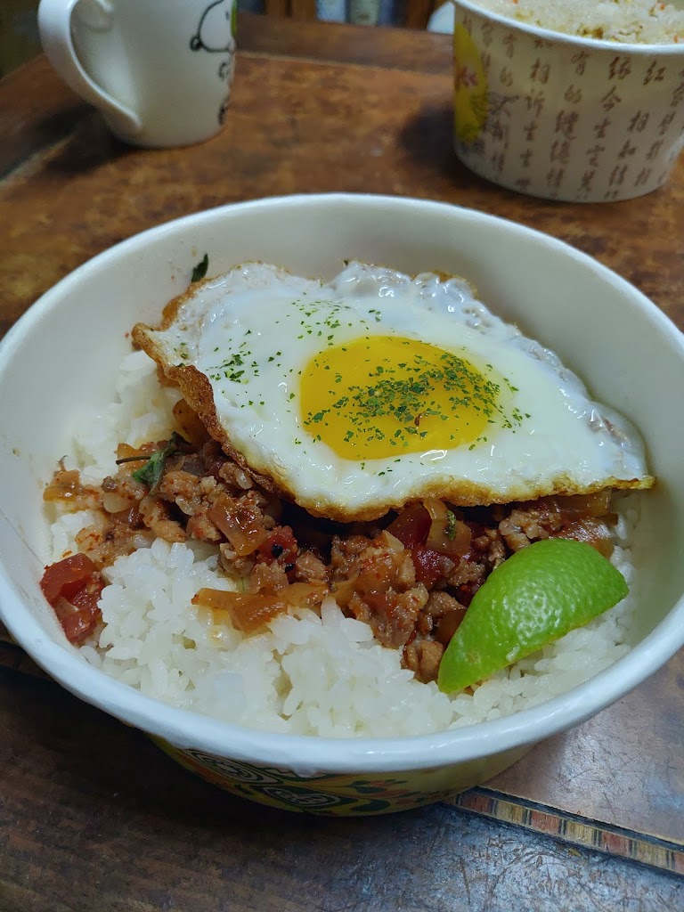 泰辛酸／熱炒／炸物／啤酒／宵夜／泰式料理／台式料理 的照片