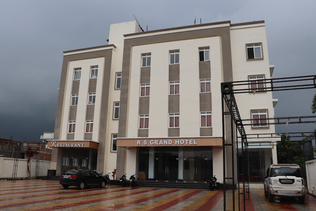 R S Grand Hotel And Restaurant