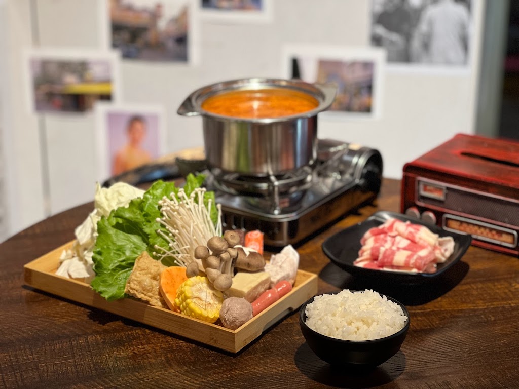 想想食堂 — 披薩｜火鍋｜漢堡｜丼飯《宵夜專賣店》 的照片