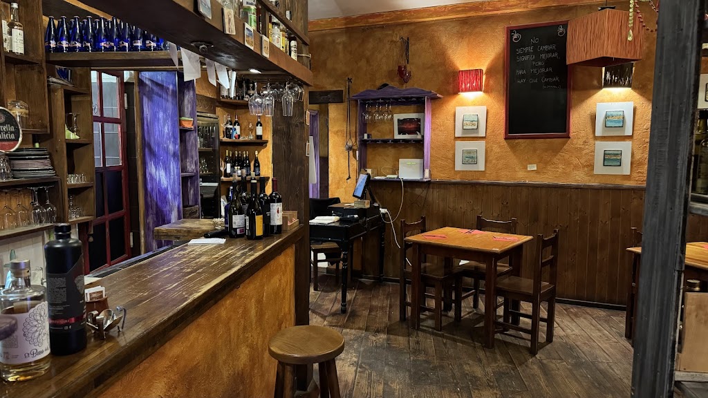 Rojo Tomate - Pizzeria Lajares — Ambiente