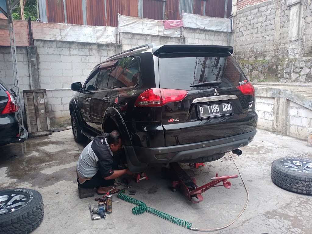 Bengkel Mobil Nugraha Jaya Motor Bensin dan Diesel serta layanan darurat servis 24 jam