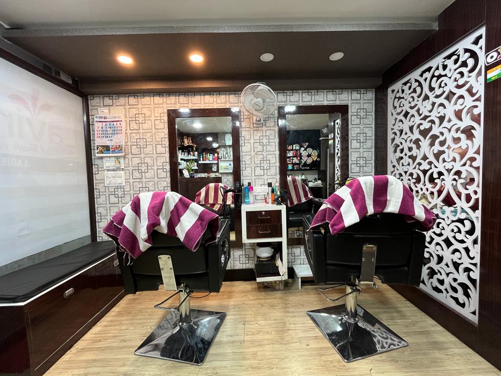 Lavinia Ladies Parlour